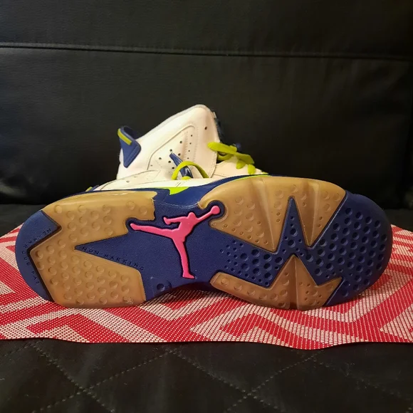 JORDAN BOOTS,JUNIOR USED GENTLY, SIZE 6, $40 - Picture 2 of 7